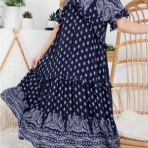 Navy Blue Paisely Short Sleeves Midi With Pockets Medium Dress Brand New